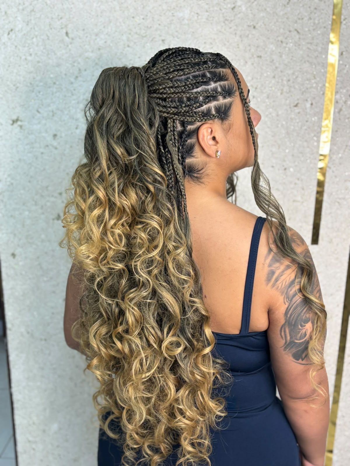 Chanel ou long bob com cachos